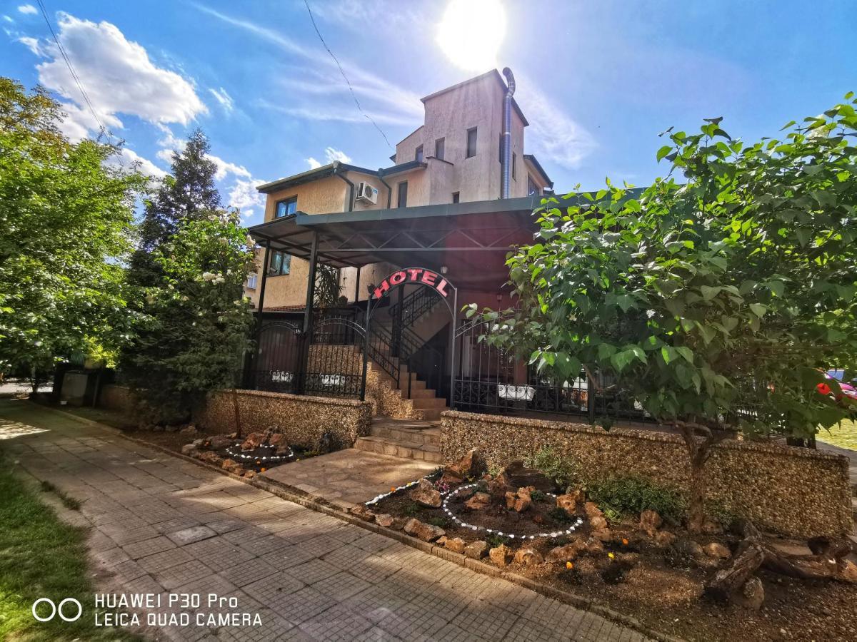 Hotel Swiss Shumen Dış mekan fotoğraf